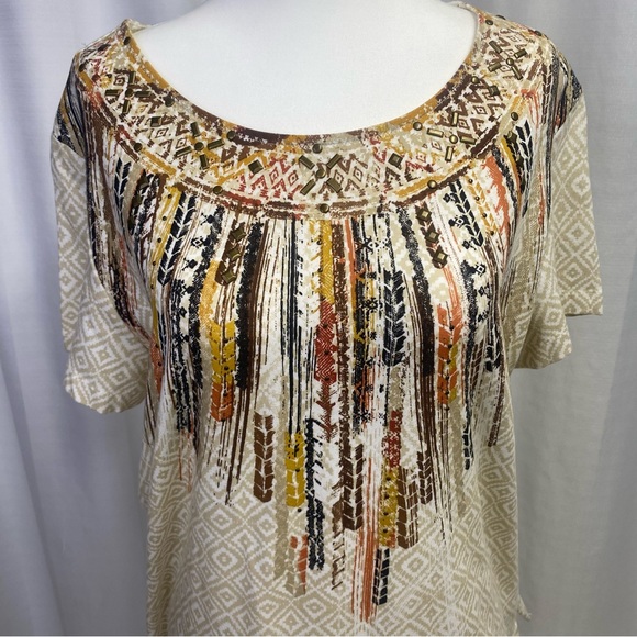 Alfred Dunner Petite Large short sleeve-shirt with design on front - Picture 2 of 8